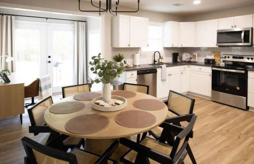 Refreshing Ranch Style Home - Photo 2