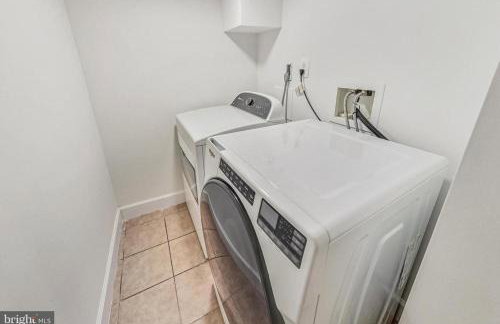 Entire 4 bedroom familyfriendly basement apartment, MetroWalk - Foto 7