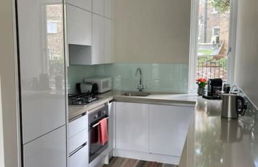 Stylish 3-bedroom flat in Kensington - Foto 9