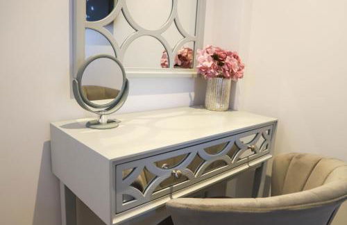 Apartment Seven - Photo 20