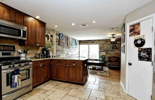 Central Austin Pet Friendly Compound w/Lap Pool - Foto 52