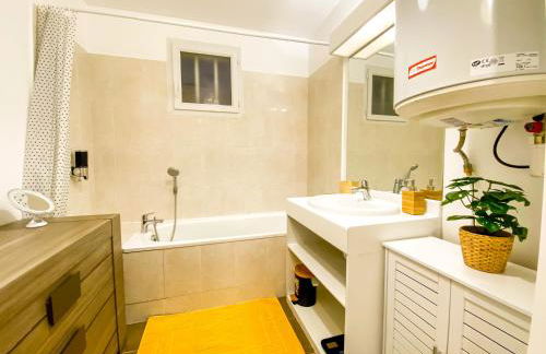 The Golden House * Parking * Garden - Foto 5