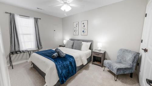 Luxury 3BR3BA TWO KING BEDS Fast WiFi, Free Parking, 5mins-Liberty University & Airport LYH great for Families, Business Travel or Weddings guest - Foto 4