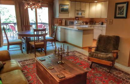 New listing! ON 62-acre Broad Ripple park/ less than a mile from Broad Ripple village. - Foto 28