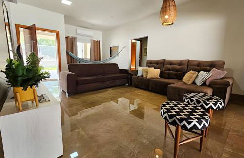 Casa ampla e confortável. Piscina e churrasqueira. - Foto 3