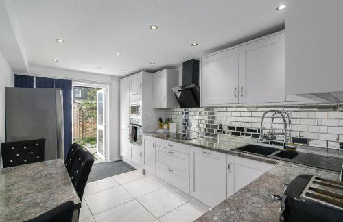 Modern Retreat - 3 Beds - Parking - Wifi - 15 mins to tube - Foto 9