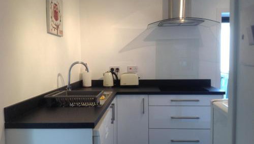 Hazeldene Apartment Unit - Photo 5