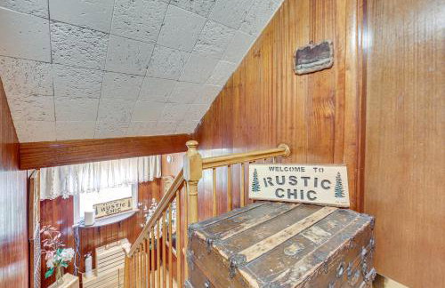 Rustic Chic Retreat 4 Mi to Kennywood! - Foto 10