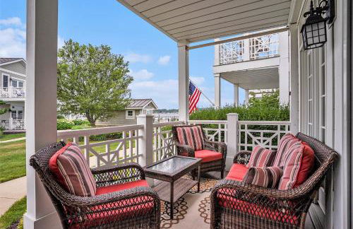 Lake front condo with pool access walking distance to downtown Saugatuck - Foto 19