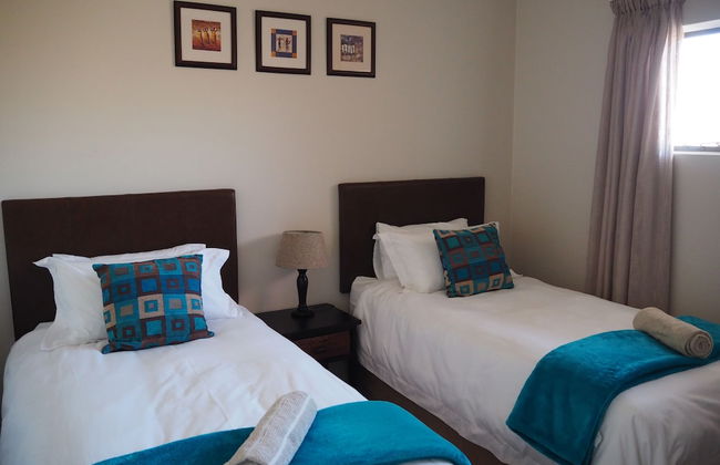 African Eagle Apartments - Photo 12