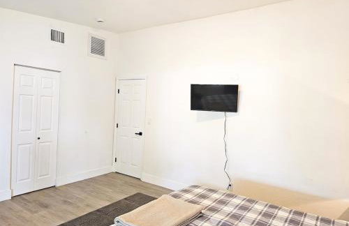 Modern 3BR Home Near Holycross Hospital - Foto 50