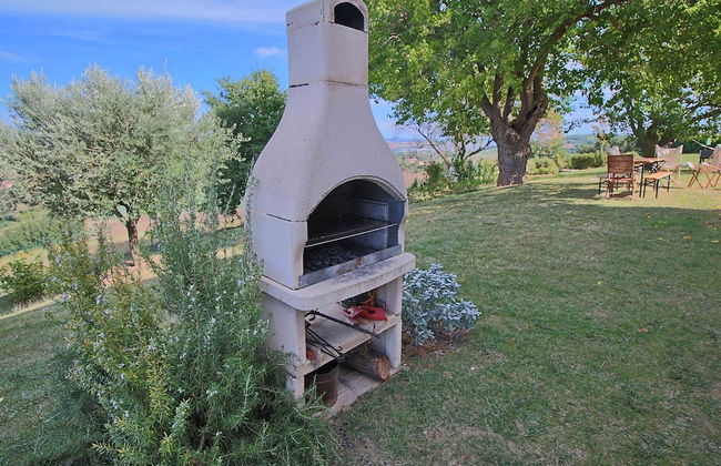 Cottage in Montelabbate With Pool & Forest - Photo 22