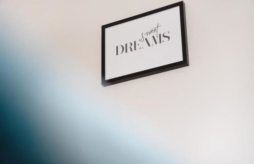 NEW! Stylish 2-Bed Home by Stay With Us, Ideal for Families, Sleeps 4! - Foto 39