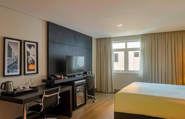 Manhattan On Floor - Photo 19