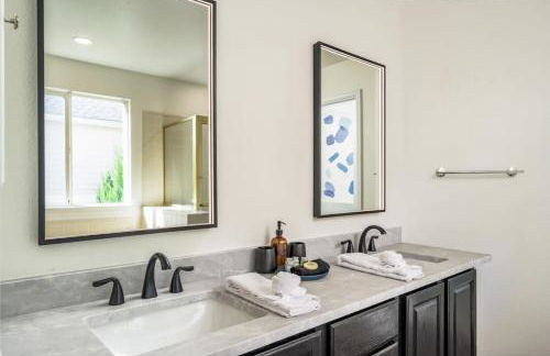 Artist Getaway In Downtown Westminster - Foto 24