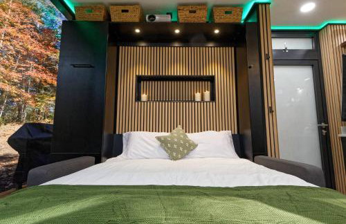 Luxury Mirror House-private, hot tub, 1 way glass - Foto 17