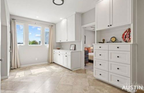 Enjoy DT Newly Renovated & Patio and Free Swim Club by Austin Vacay - Foto 19