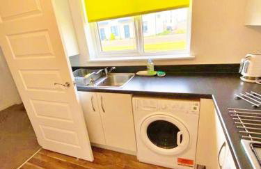 3 bed house with parking near airport - Foto 15