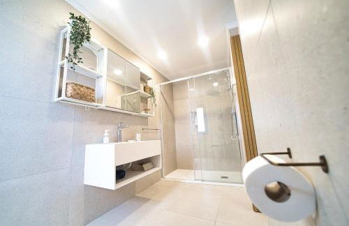 Elements Milfontes - Japandi Designed House - City Center - Photo 10