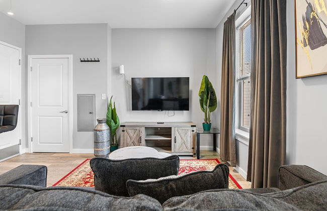 Furnished Apartments near Encore Boston - Photo 30