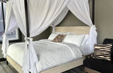 Big Cat Bungalows at The Haven - Lion 2 - Photo 6