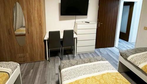 City View Apartment in Duisburg - Foto 4, wardrobe