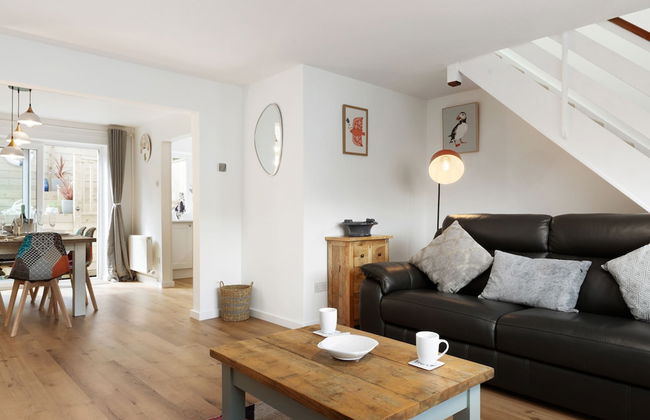 Ty Hapus - Close to Beach and Town - Photo 2