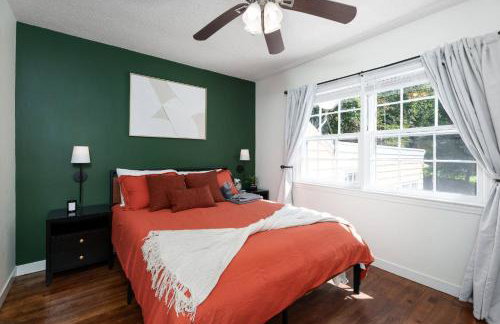 Exclusive Lux Home Near Town • Game Rm • Gym • 4BR - Photo 10