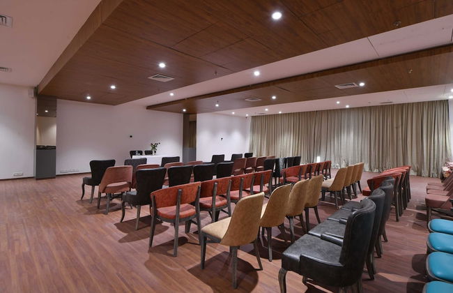 Clubhouse Hotel Morbi - Foto 19