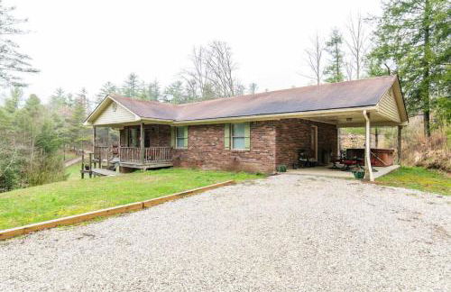 Carries Cottage- Hot Tub, Firepit, Covered Deck - Foto 2