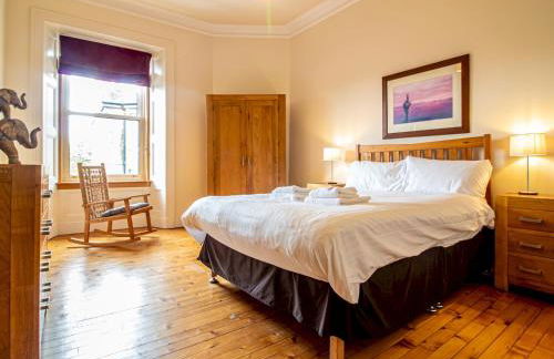 Beautiful and Bright Georgian Style Morningside Apartment - Pass the Keys - Foto 7