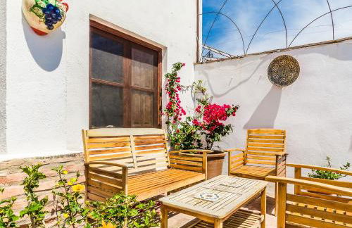 Casa Sol - traditional village house with pool and view - Foto 9