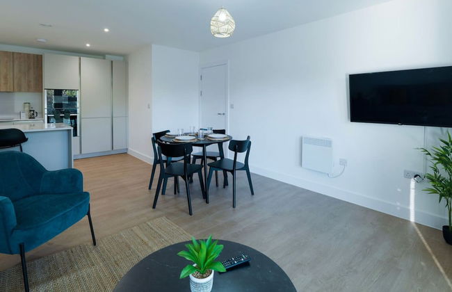 Luxury Manchester Apartment - Yellow - Photo 7