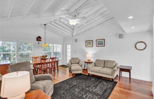 Chic Victoria Park Villa with Heated Pool and Spa - Foto 5