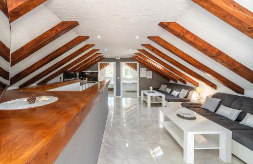 La Perla Apartments - Photo 48