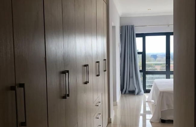 Stunning Apartment in Sandton - Photo 22