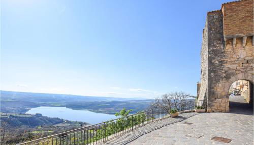 Lovely Apartment In Civitella Del Lago - Foto 1
