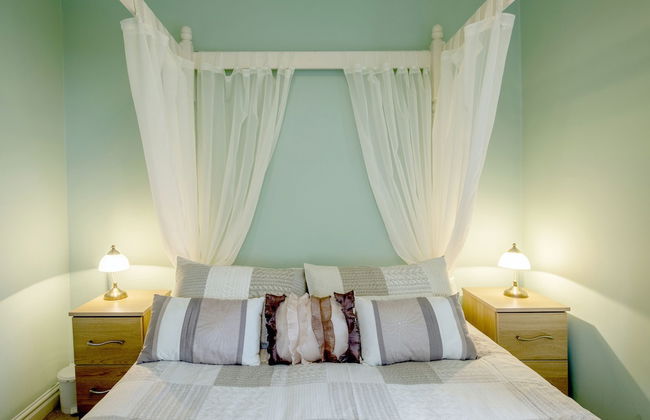 Cottage - Sleeps 5 - Hot Tub - Garden - Parking - Foto 2