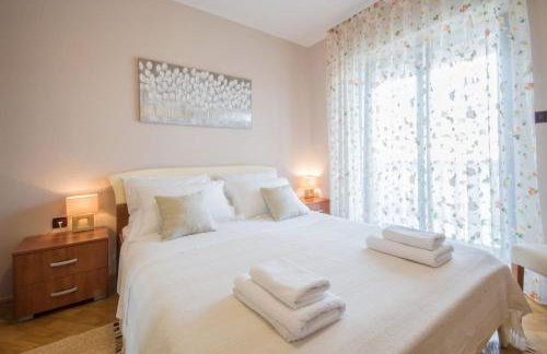 Villa Ritoša, a beautiful pool villa surrounded by greenery - Photo 9