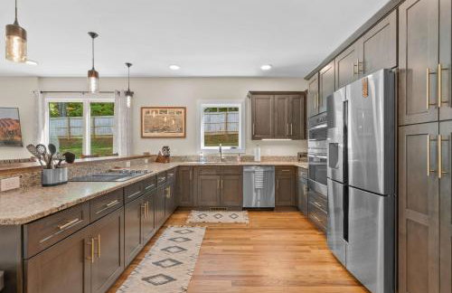 Near Asheville Hot Tub Fire Pit BBQ Sleeps 10 - Foto 17