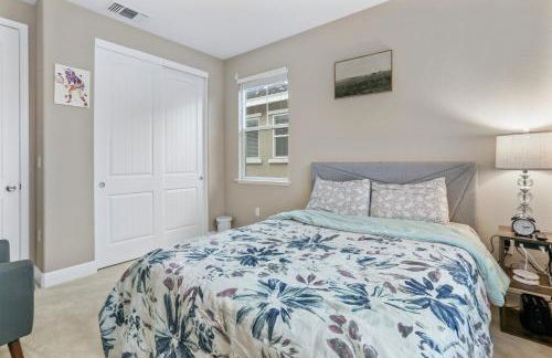 Placid Vibe Spacious 7-BR with Free Parking - Foto 32