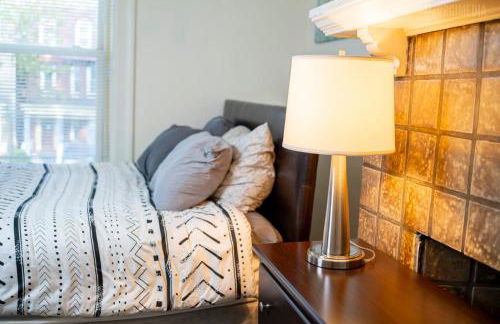 Stylish Apt - 2 Queen Bed - Easy Hospital Access - Foto 32