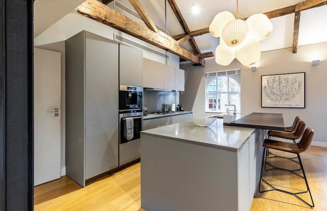 Pepys House: A Modern Touch of History - Foto 17