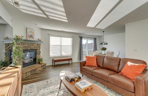 Private Yard and Pond Views Fort Wayne Family Home! - Foto 6