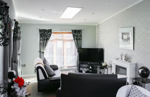 Stag Lodge - Photo 4