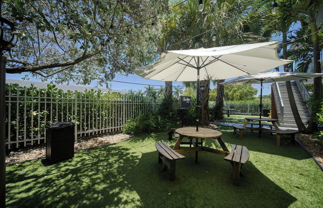 The Victor Apartments By Lowkl - Photo 35