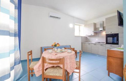 Two-Bedroom Holiday Home In Baia Domizia Saurunca - Foto 3