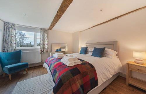 Luxury country oak beamed peaceful retreat - Photo 23