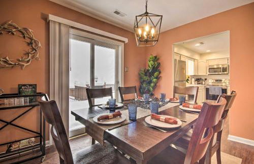 Modern Mountain Retreat with Deck and Hot Tub! - Foto 8