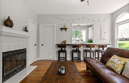 Colonial Manor - Photo 27